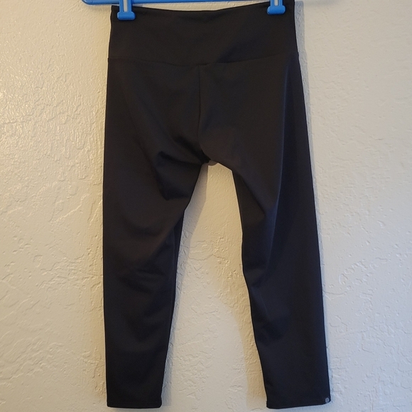 Onzie Capri Pant Size XS NWT - Picture 2 of 6